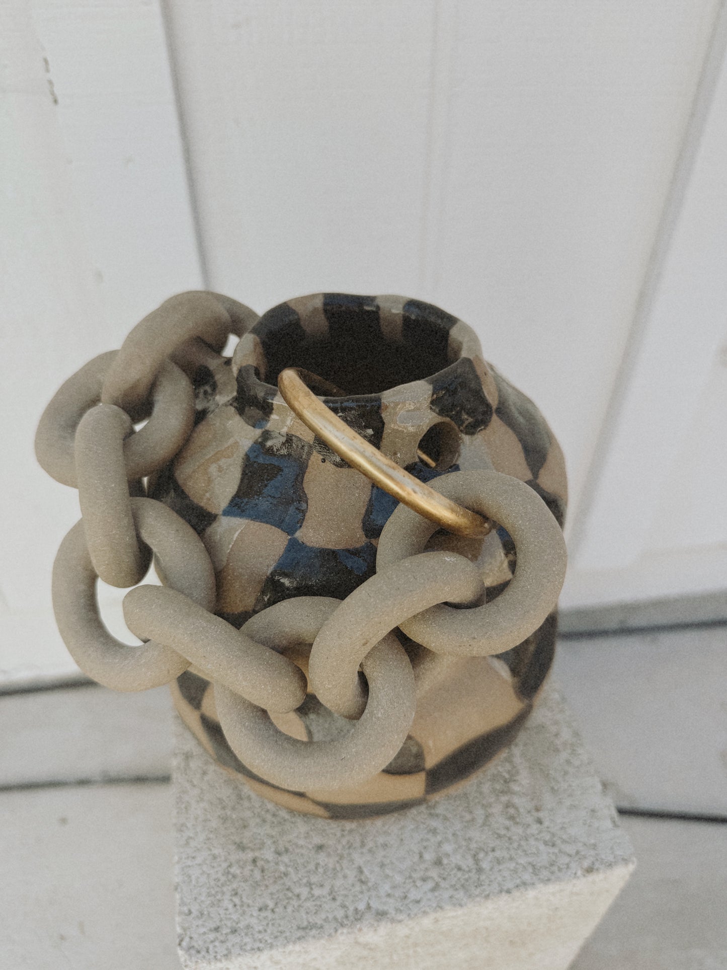 Dancing Checkered Chain vase